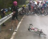 La caduta nella seconda tappa del Giro d'Italia - &copy; Screenshot Eurosport