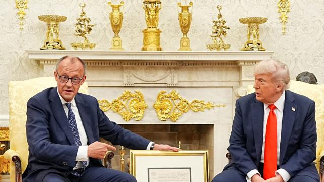 Merz visita Trump: possibile un accordo sui dazi, ma niente ... &copy; Creative Commons