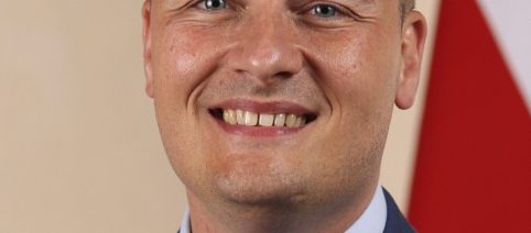 Streeting si dimette da ministro e sfida Starmer per la guida del Labour
