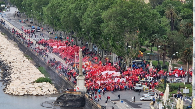 A Napoli la manifestazione nazionale di Cgil, Cisl e Uil: oltre ... &copy; Creative Commons