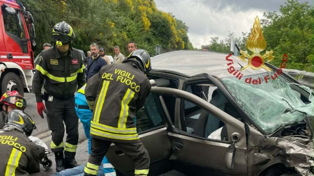 Incidente sulla Statale 107 - &copy; Vigili del Fuoco