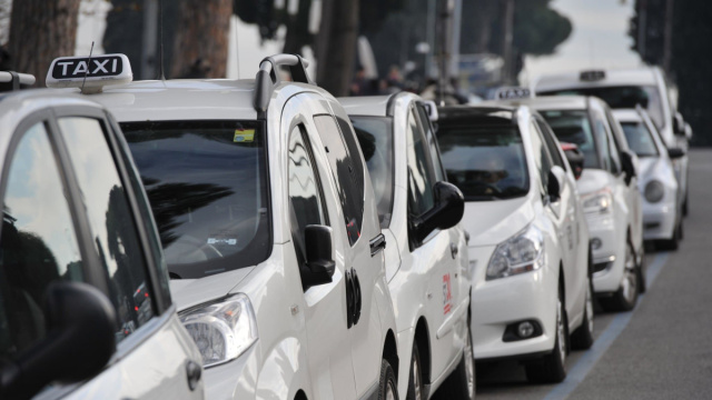 Cooperative taxi di Napoli vietavano ai tassisti di aderire all ... &copy; Creative Commons