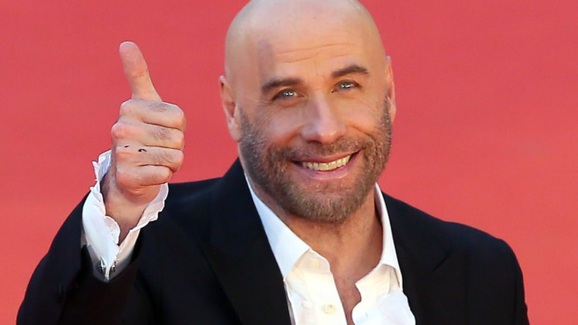 John Travolta, oltre le sneakers c'&egrave; di pi&ugrave;: 70 anni in 7 look ... &copy; Creative Commons