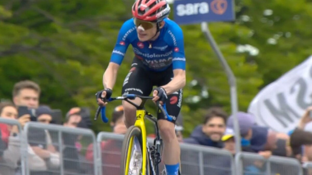 Jonas Vingegaard a Corno alle Scale - &copy; Screenshot Eurosport