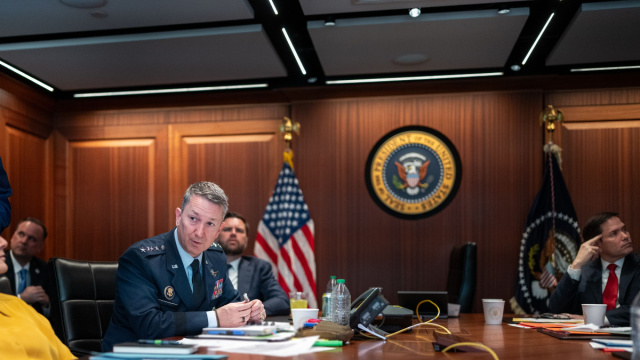 Le storiche foto dalla Situation Room: cos&igrave; Trump (con cappellino ... &copy; Creative Commons