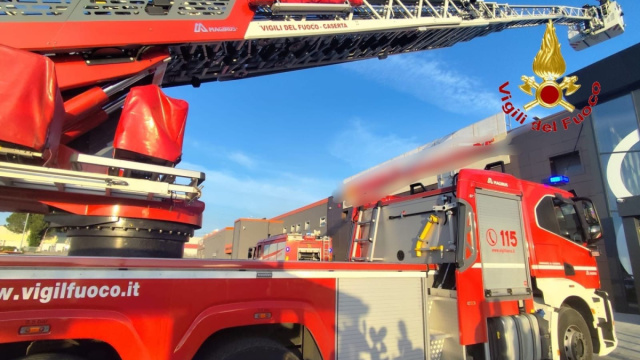 Capodrise, incendio al centro commerciale: panico tra i clienti ... &copy; Creative Commons