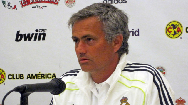 Mourinho in conferenza stampa come allenatore del Real Madrid nell'agosto 2010