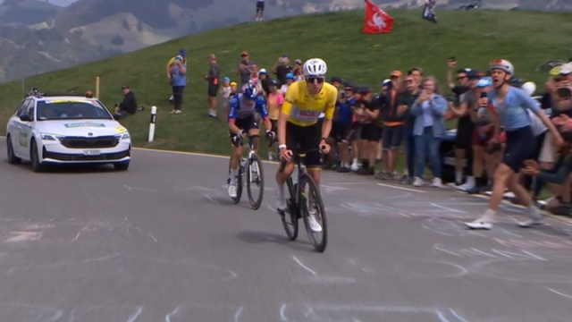 Tadej Pogacar sul Jaunpass - &copy; Screenshot Eurosport