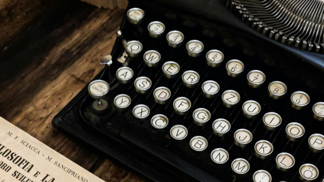 Macchina da scrivere (foto da Pexels)