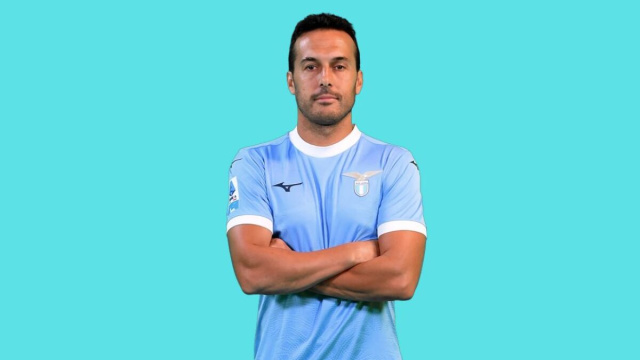 Pedro con la maglia della Lazio.