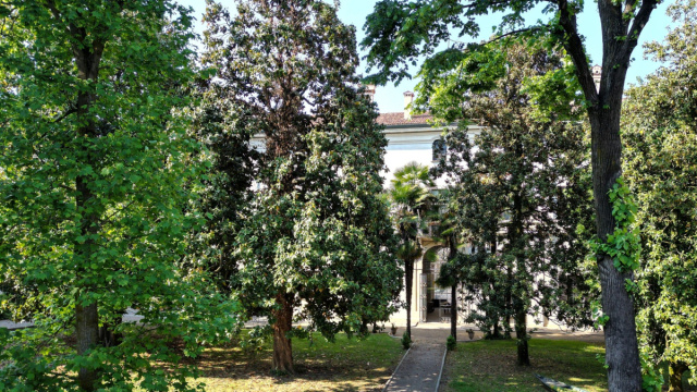 Il Collegio Ghislieri di Pavia dedica al fotoreporter Andy ... &copy; Creative Commons