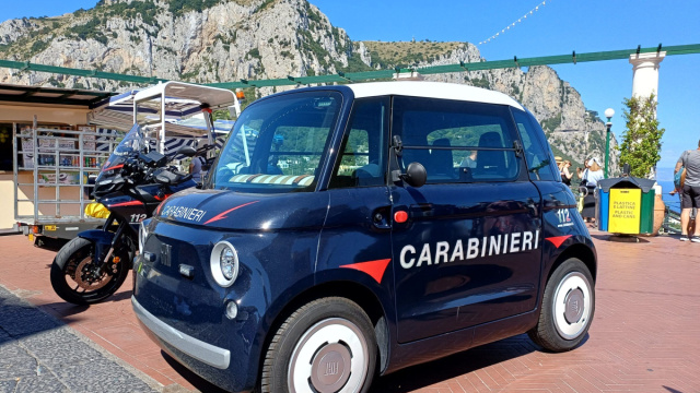 Turisti rubano un bracciale in un negozio di Capri, fermati e ... &copy; Creative Commons