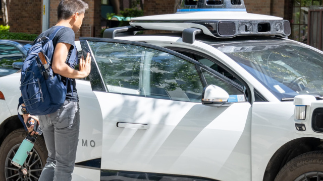 Waymo, Zoox and Tesla drive 2025 robotaxi boom &copy; Creative Commons