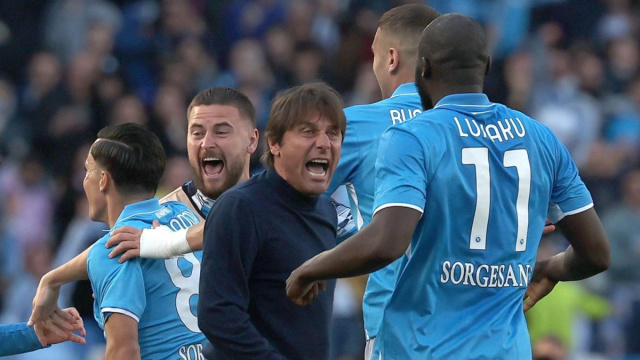 Napoli, Bagni: "Conte resta! Antonio unico. &Egrave; imprescindibile ... &copy; Creative Commons