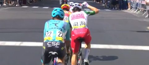 Walscheid furioso dopo la tappa di Milano: 'Le moto ci hanno portato via questa occasione'