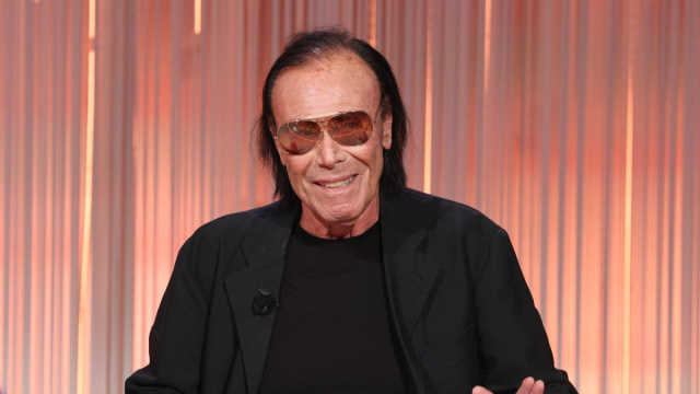 Antonello Venditti, l'omaggio a Mara Venier: &ldquo;Sei strana per ... &copy; Creative Commons
