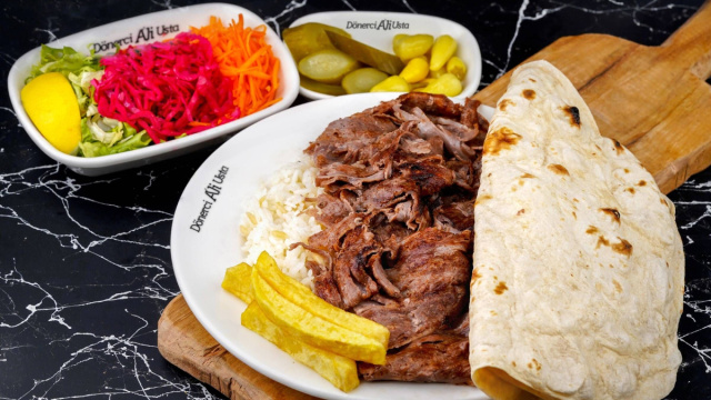 Donerci Ali Usta - Doner Kebab 444 1 254 &copy; Creative Commons