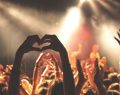 La nascita del tormentone: come il Festivalbar ha codificato i riti dell'estate italiana