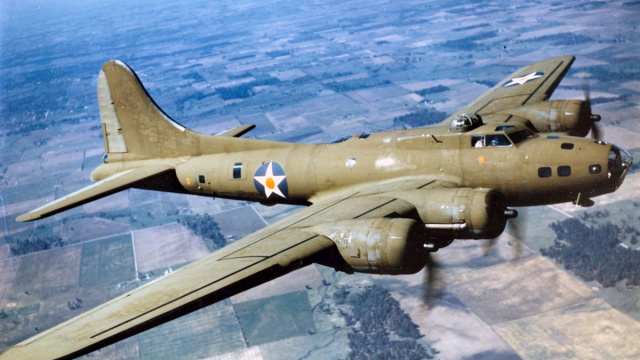 Boeing B-17 Flying Fortress - Wikipedia &copy; Creative Commons