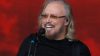 Barry Gibb vittima di fake news: la famiglia smentisce la sua morte