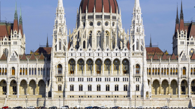 Palazzo del Parlamento (Budapest) - Wikipedia &copy; Creative Commons