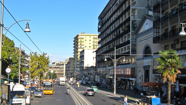 File:Napoli - Via Foria.jpg - Wikipedia &copy; Creative Commons