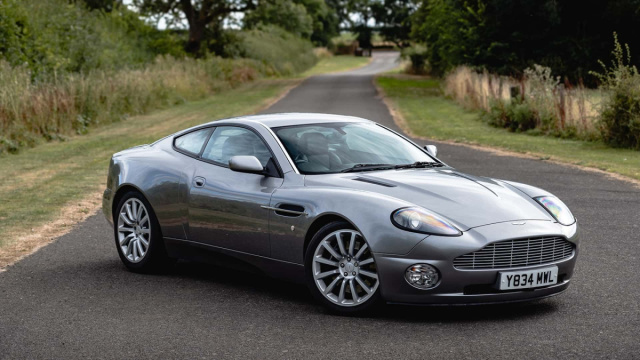 L'Aston Martin Vanquish di James Bond all'asta &copy; Creative Commons