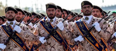 Pasdaran: Trump di fronte a scelta tra operazione impossibile o cattivo accordo