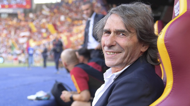 Bruno Conti in panchina contro la Salernitana: l'omaggio dei ... &copy; Creative Commons