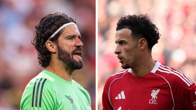 Alisson Becker e Curtis Jones. Foto &copy; Liverpool