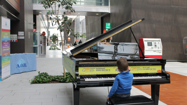Pianoforti in libert&agrave; a Bergamo Un mese con Pianocity for Peace ... &copy; Creative Commons