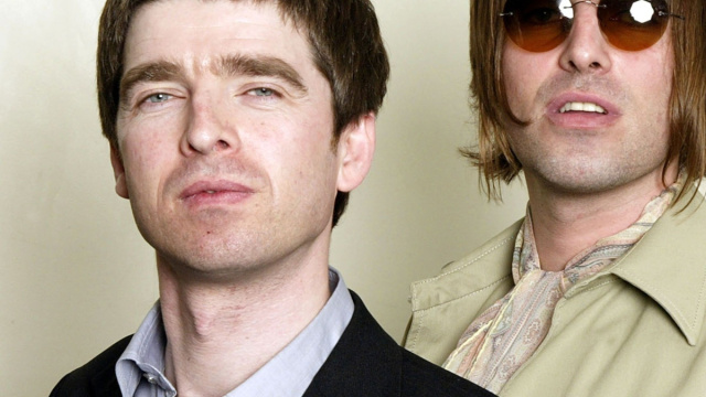 Abbigliamento Rock Anni 90 T-shirt Oasis Band Logo Liam Gallagher ... &copy; Creative Commons