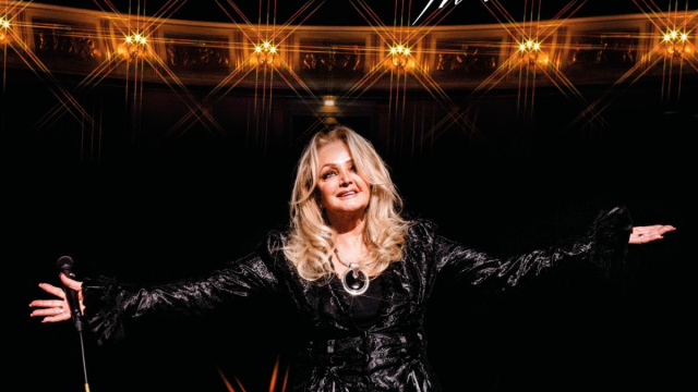 In Berlin : Bonnie Tyler: Amazon.it: CD e Vinili} &copy; Creative Commons