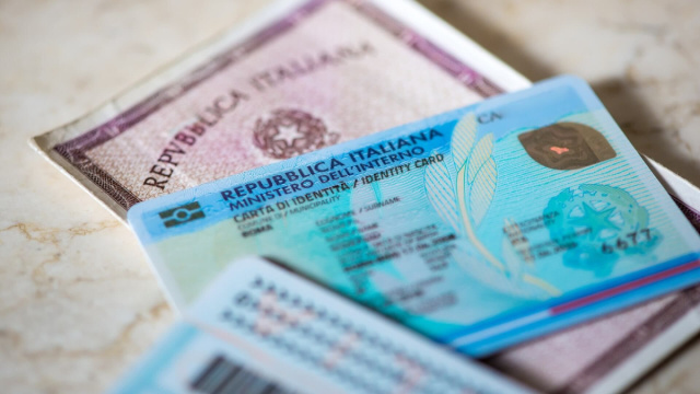 Rilascio della Carta d'Identit&agrave; Elettronica &ndash; Ambasciata d'Italia ... &copy; Creative Commons