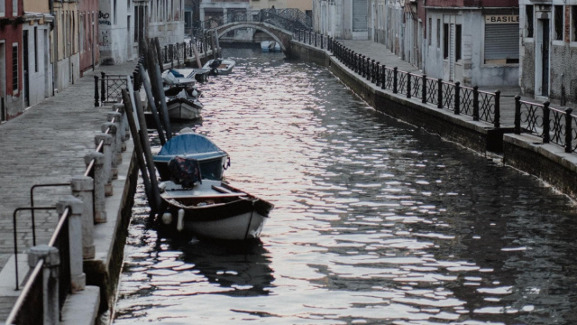 Venezia, minivan con 8 persone a bordo finisce in un canale: 3 ... &copy; Creative Commons