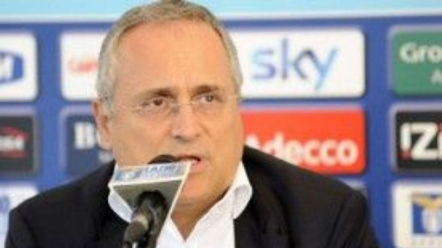 Claudio Lotito in conferenza stampa.