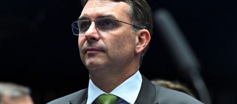 Flávio Bolsonaro denuncia Lula in Corte Suprema per istigazione