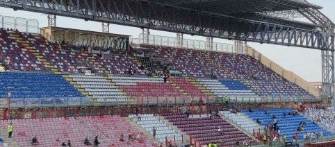 Crotone, ultimi giorni: squadra verso l'iscrizione, squali pronti a cambiare pelle