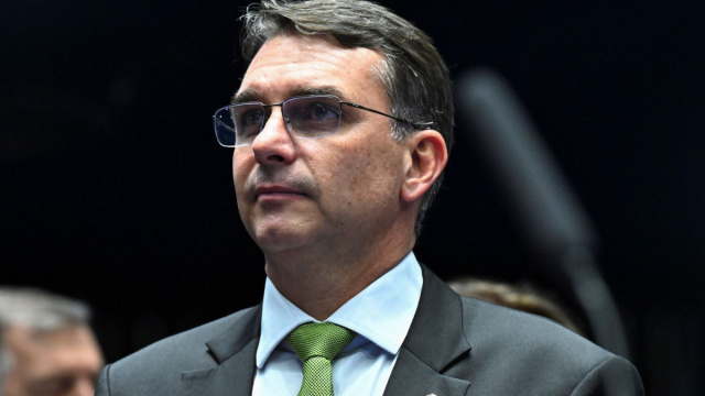 Candidatura de Fl&aacute;vio Bolsonaro faz Tarc&iacute;sio vestir fantasia de ... &copy; Creative Commons