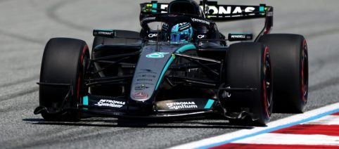 Giallo Russell in pole, Ferrari subito dietro