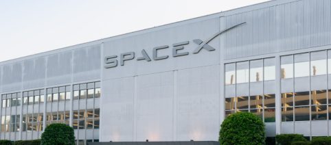 SpaceX debutta in Borsa con l'IPO più grande della storia