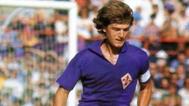 Antognoni in azione in maglia viola nel corso degli anni 70
