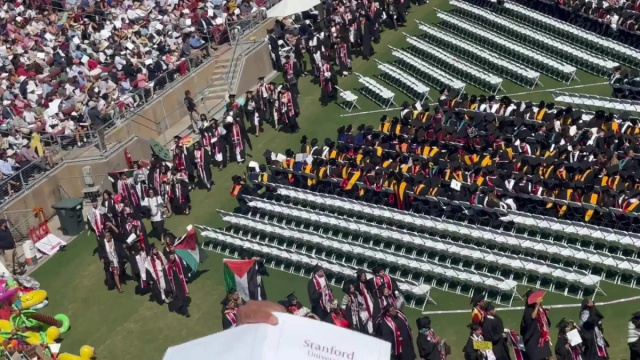 Students walk out of Stanford graduation as Sundar Pichai speaks ... &copy; Creative Commons