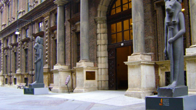 Ingresso del museo egizio, Torino
