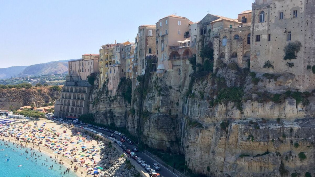 Tropea una delle localit&agrave; pi&ugrave; iconiche della Calabria