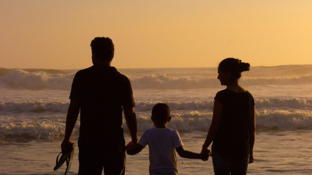 Oroscopo, vacanza al mare in famiglia &copy; Pixabay