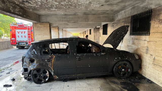 Auto distrutta da incendio doloso: indagano i Carabinieri - ABM Report &copy; Creative Commons