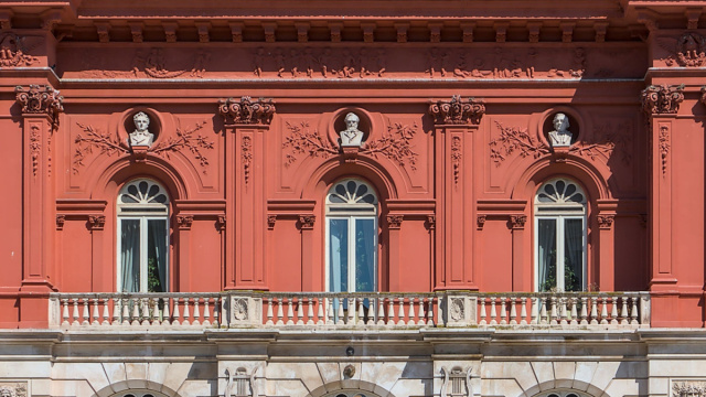 Teatro Petruzzelli - Wikipedia &copy; Creative Commons