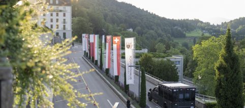 Lucerna ospita i primi colloqui sull'Iran tra delegazioni USA e Pakistan