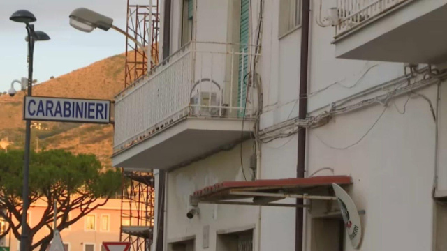 Formia, aggredisce la compagna e poi i carabinieri: arrestato un ... &copy; Creative Commons